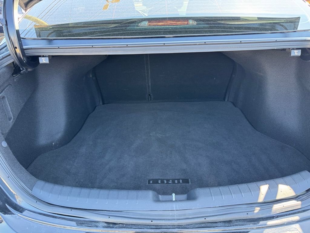 Certified 2023 Kia Forte GT-Line image 10