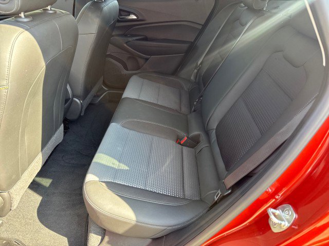 Used 2024 Chevrolet Trax LT w/ Sunroof Package image 11