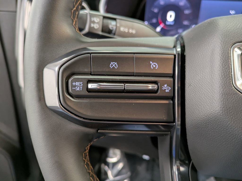 Used 2025 GMC Canyon AT4 image 17