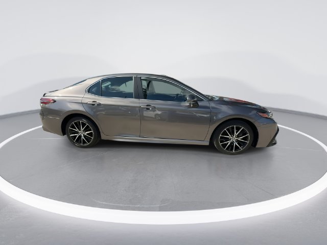 Used 2023 Toyota Camry SE w/ Convenience Package FWD image 9