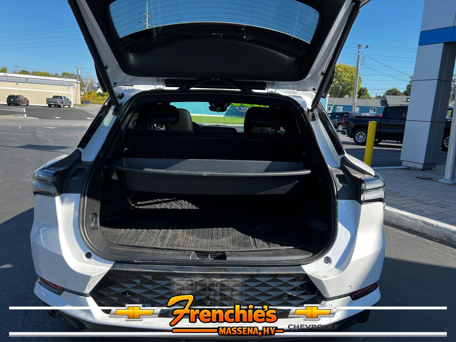 Used 2025 Chevrolet Equinox EV RS w/ Active Safety Package 3 AWD/4WD image 5