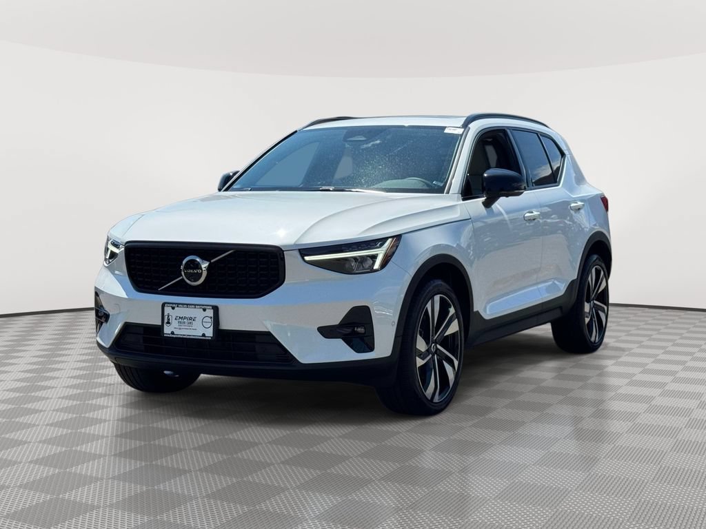 Certified 2024 Volvo XC40 B5 Plus w/ Protection Package Premier AWD/4WD image 2
