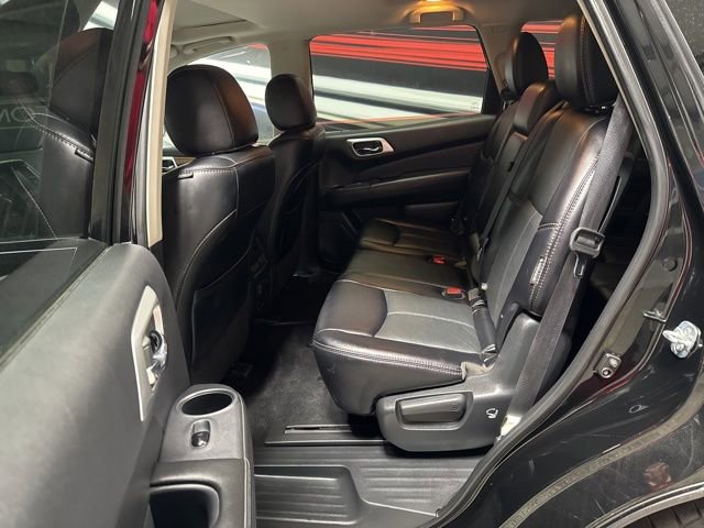Used 2018 Nissan Pathfinder Platinum AWD/4WD image 15