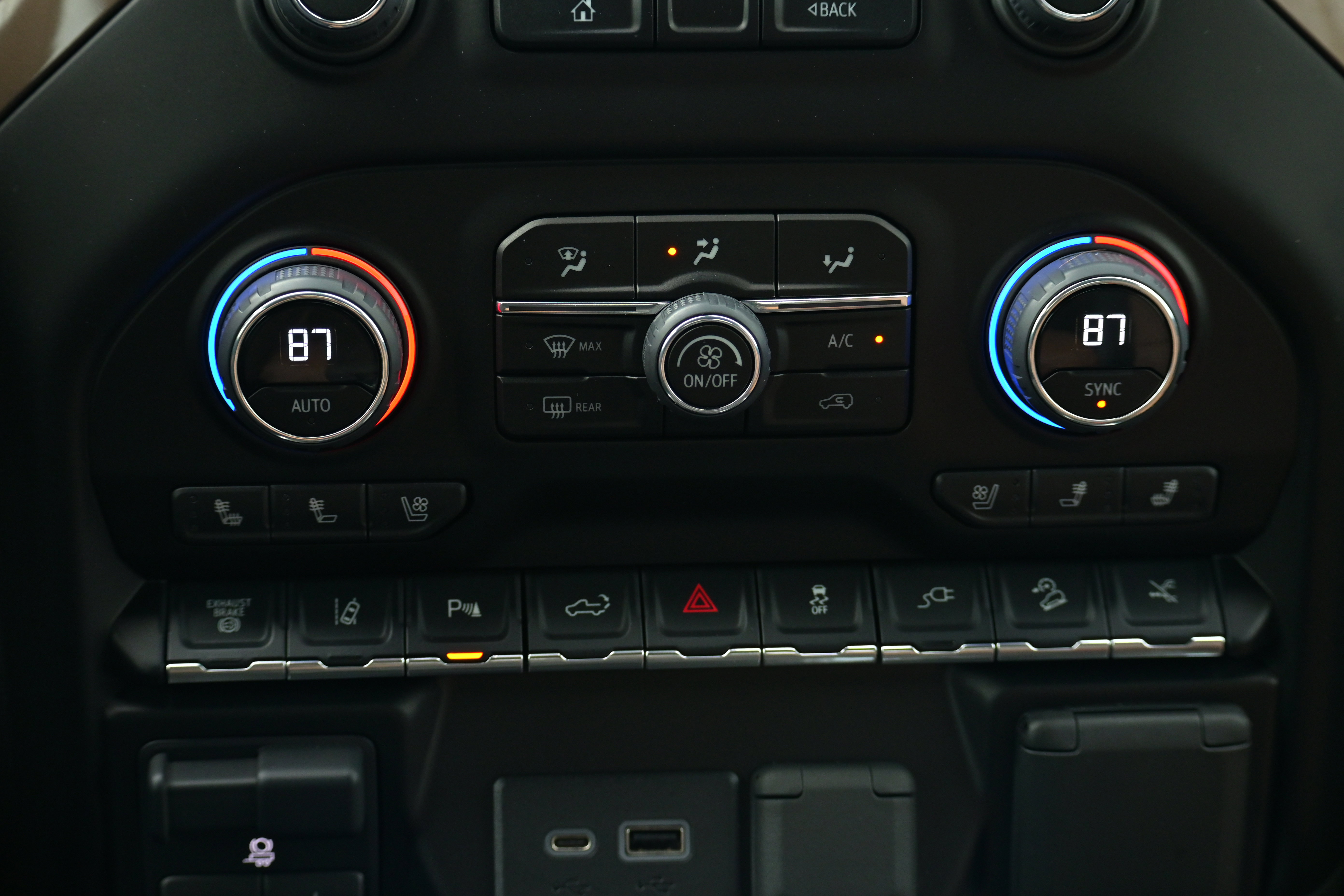 Used 2023 Chevrolet Silverado 2500 High Country w/ Z71 Off-Road Package image 14