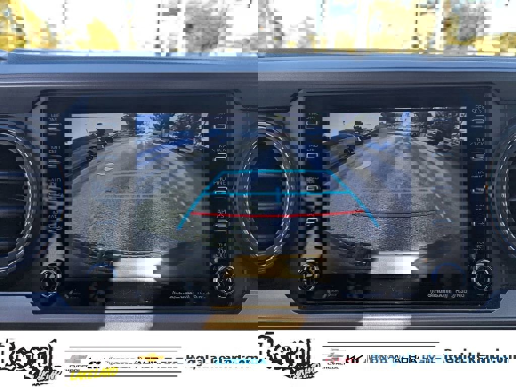 Used 2022 Toyota Tacoma SR5 w/ Trail Edition image 20