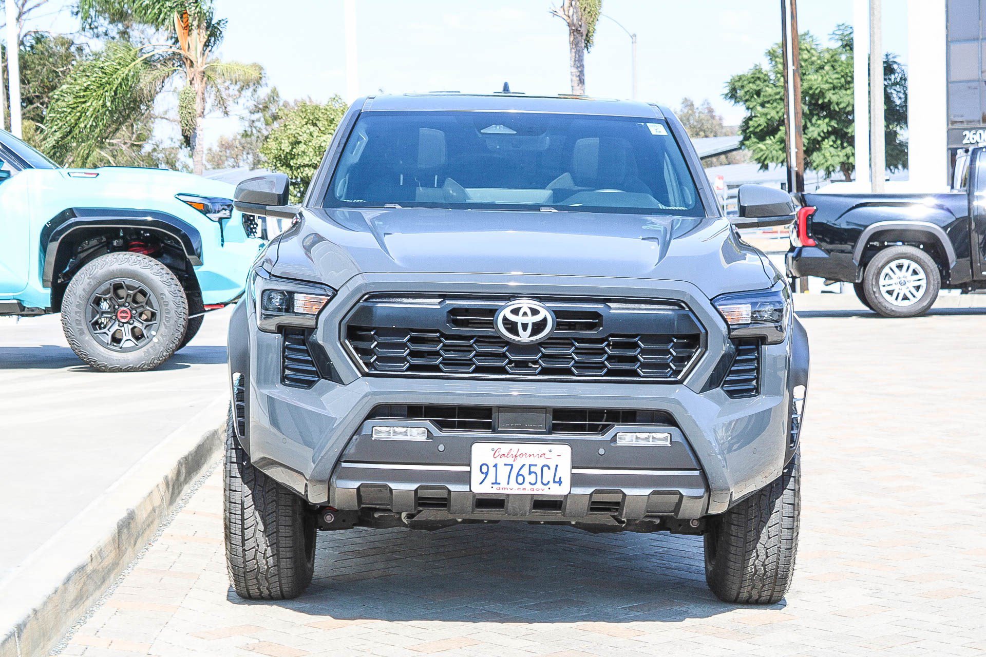 Used 2024 Toyota Tacoma TRD Off-Road w/ TRD Off Road Upgrade Package AWD/4WD image 2