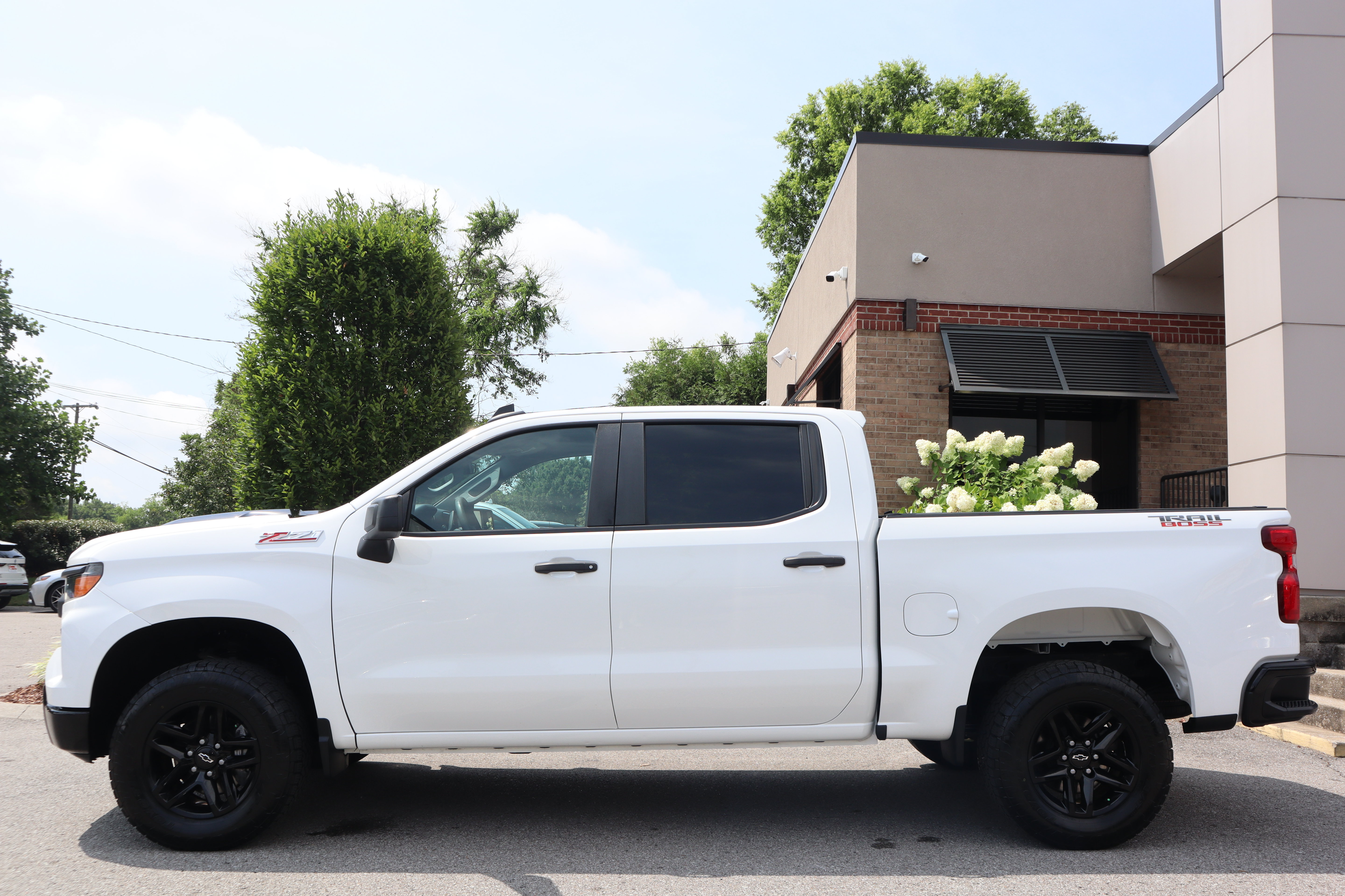 Used 2022 Chevrolet Silverado 1500 Custom Trail Boss AWD/4WD image 11