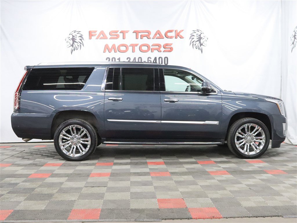 Used 2020 Cadillac Escalade ESV Luxury w/ LPO, Radiant Package AWD/4WD image 4
