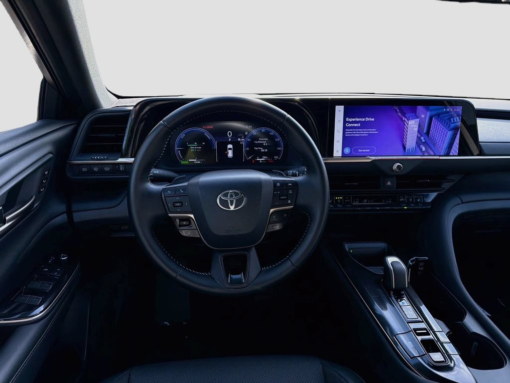Used 2025 Toyota Crown Signia AWD/4WD image 21
