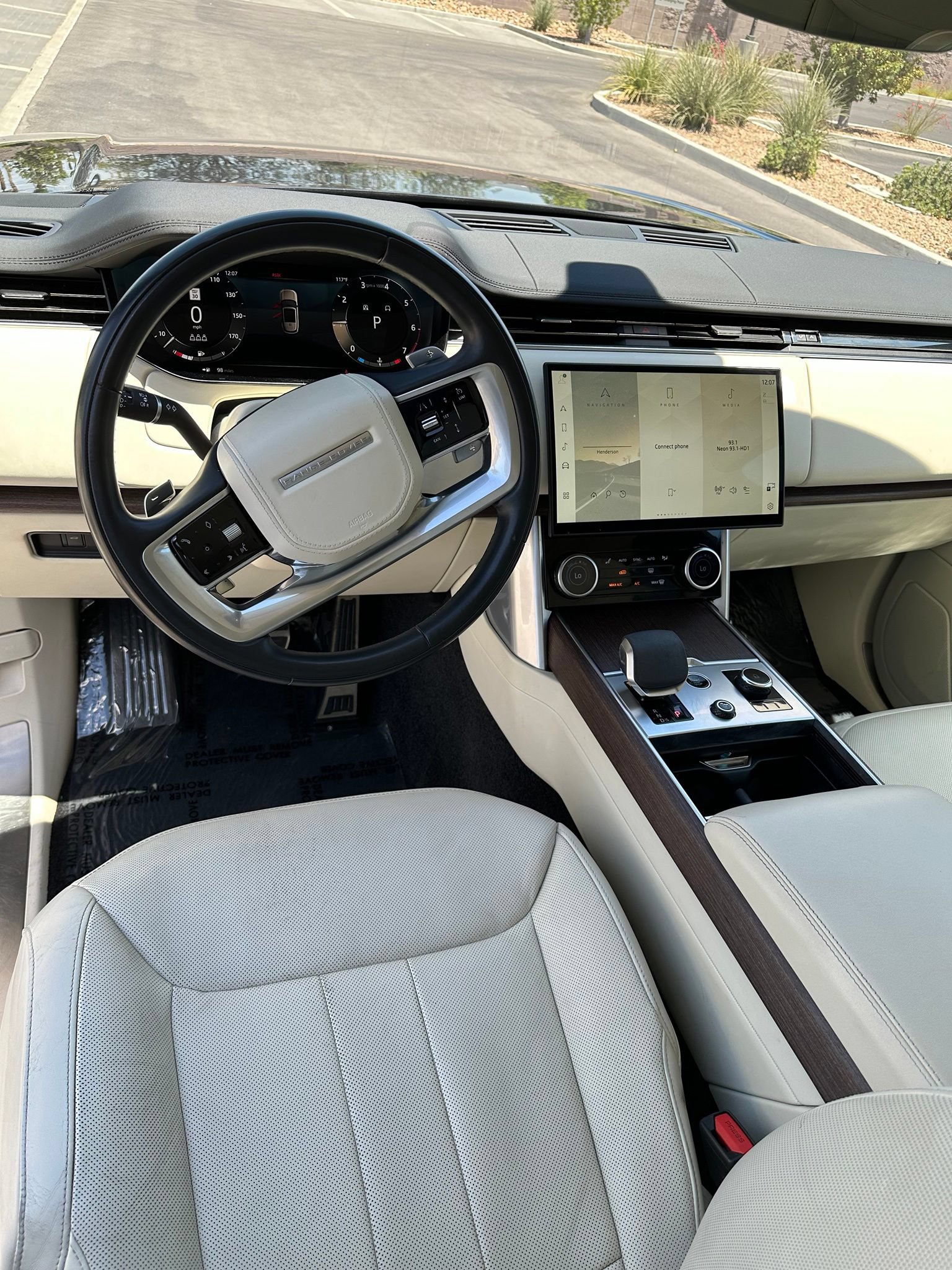 Used 2023 Land Rover Range Rover SE AWD/4WD image 17