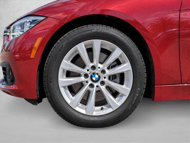 Used 2017 BMW 330i xDrive Sedan AWD/4WD image 5
