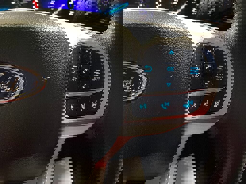 Used 2023 Ford Explorer XLT w/ Equipment Group 202A image 10