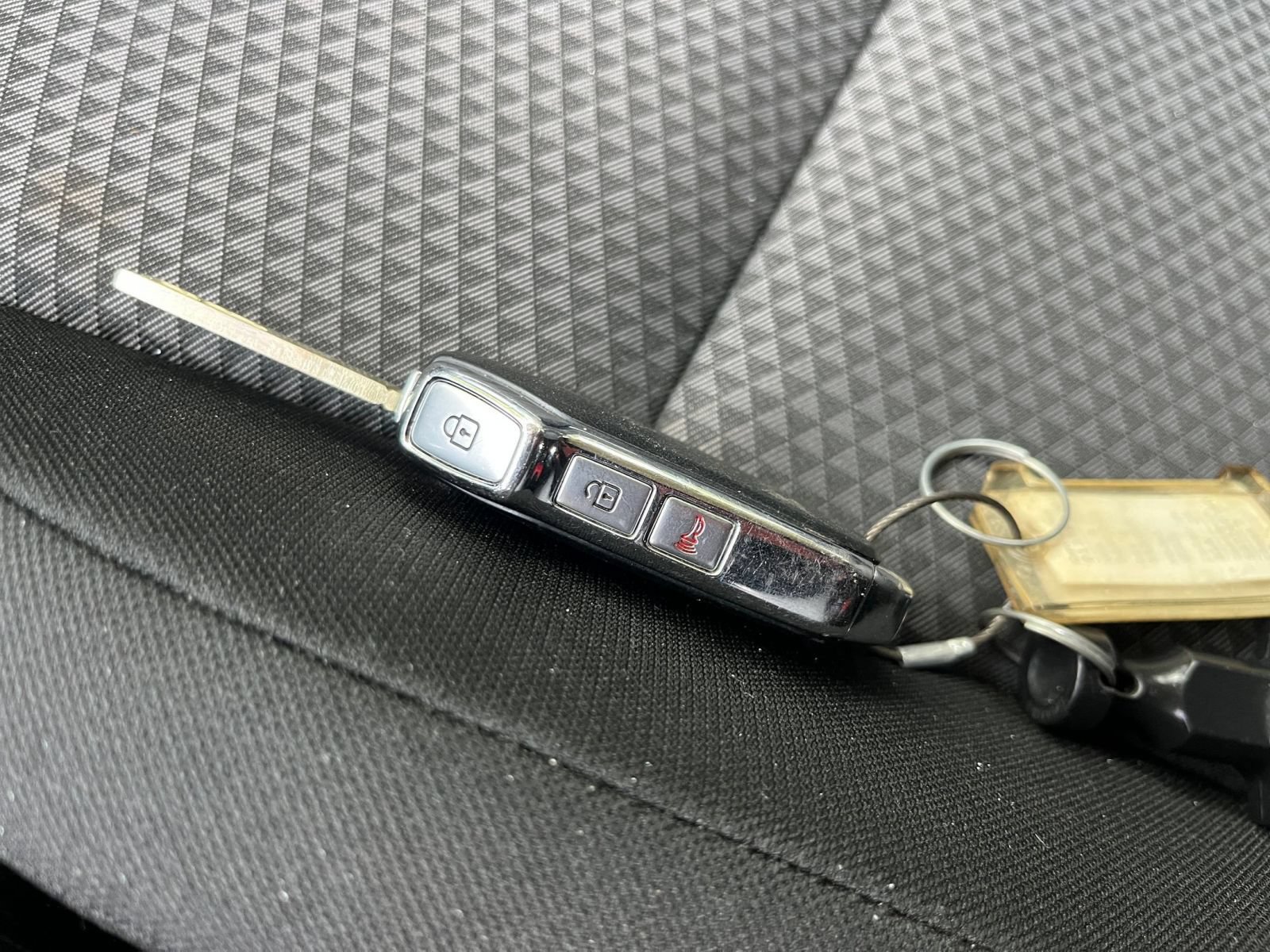 Used 2025 Kia Soul LX w/ LX Technology Package FWD image 20