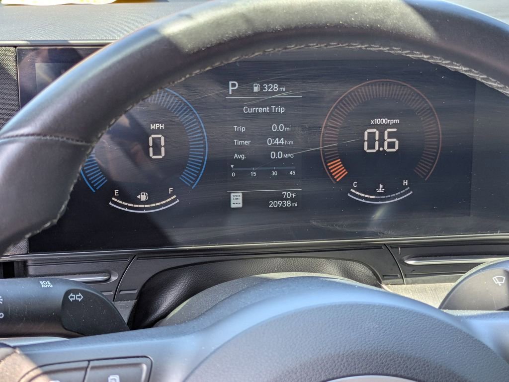 Used 2025 Hyundai Kona SEL FWD image 19