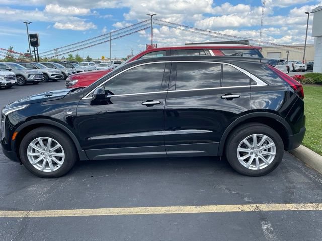 Used 2020 Cadillac XT4 Luxury w/ Cold Weather Package AWD/4WD image 4