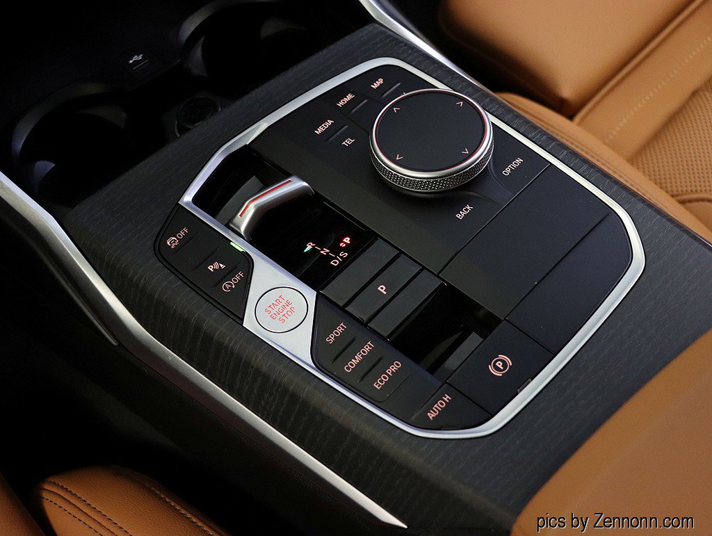 Used 2025 BMW 330i xDrive Sedan w/ M Sport Package image 22