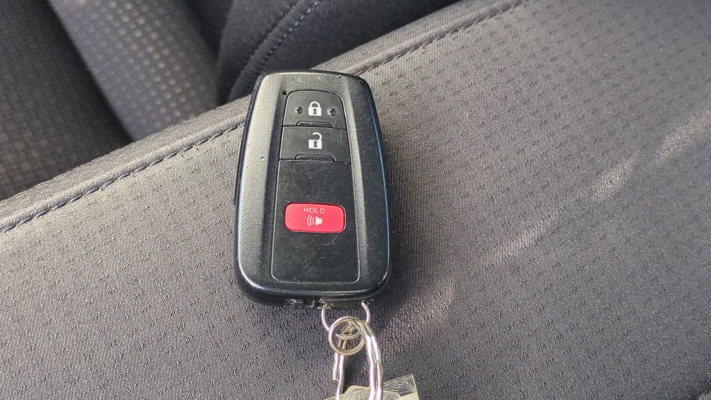 Used 2019 Toyota Prius LE image 34