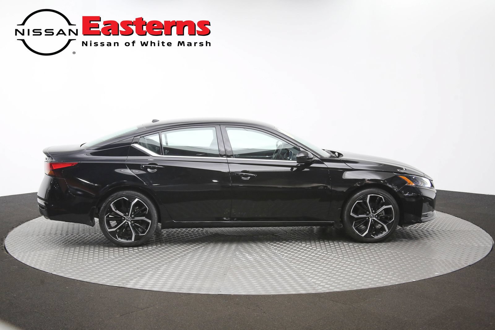 Used 2023 Nissan Altima 2.5 SR FWD image 43
