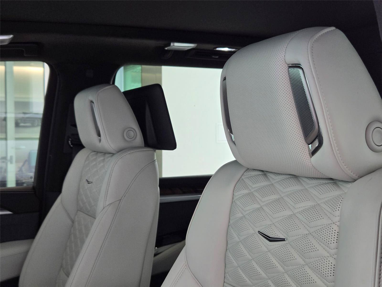 New 2026 Cadillac Escalade ESV Platinum Sport w/ LPO, Floor Liner Package AWD/4WD image 12