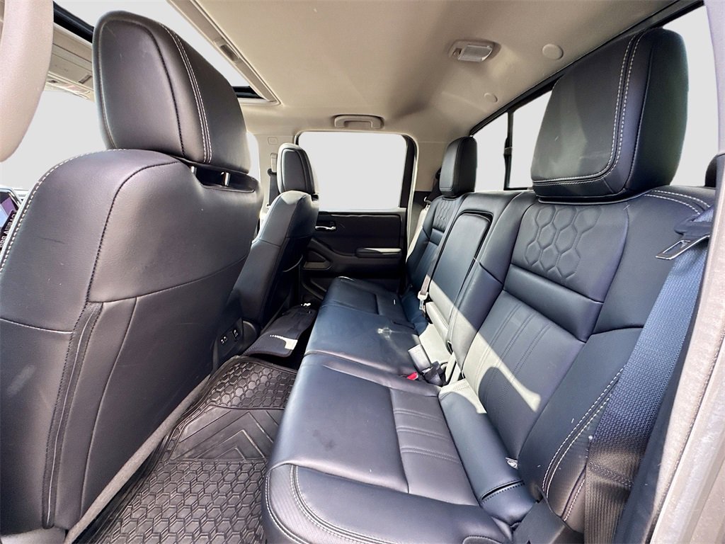 Used 2024 Nissan Frontier SL w/ Technology Package image 25