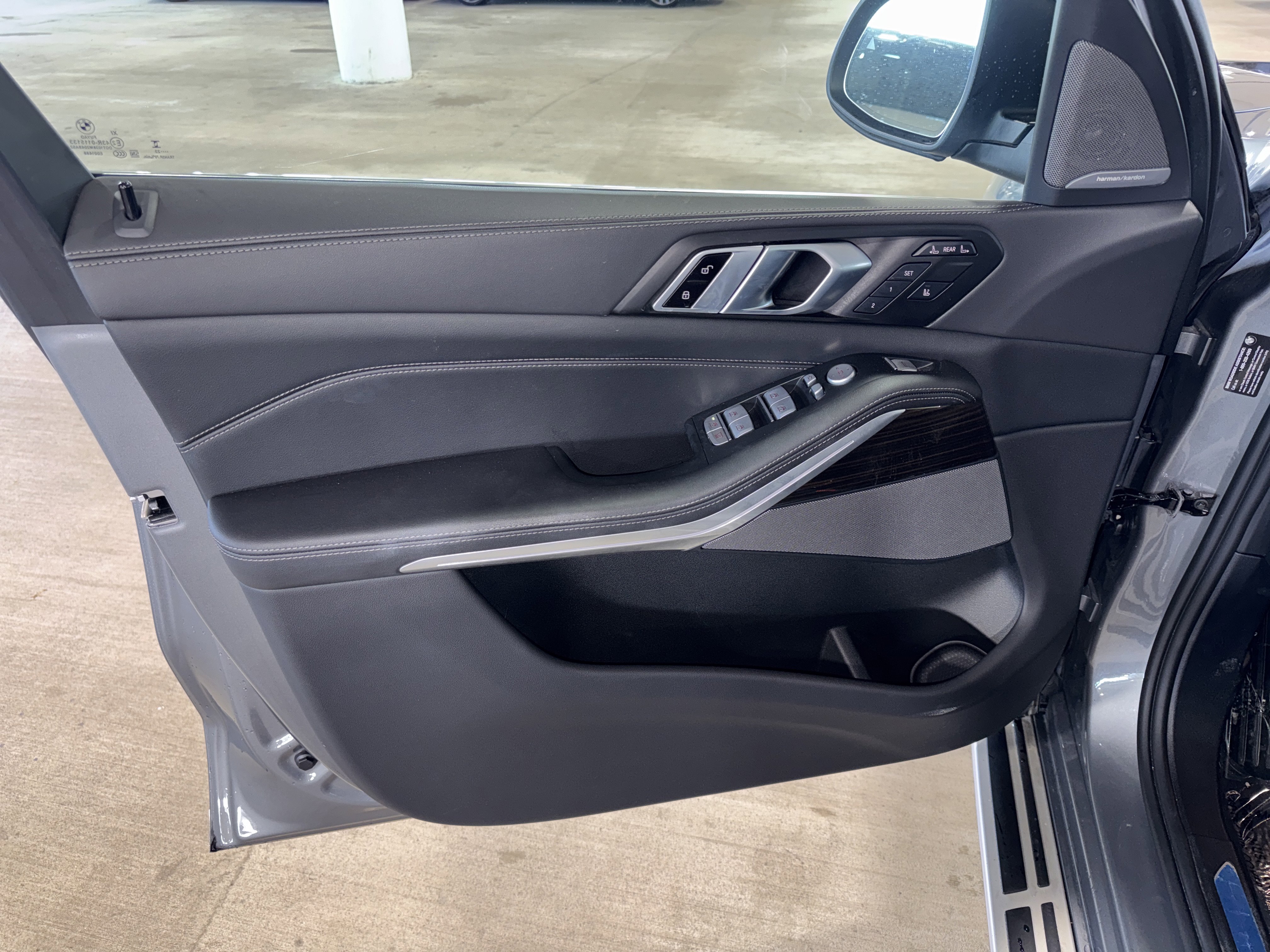 Used 2023 BMW X7 xDrive40i w/ Premium Package image 18