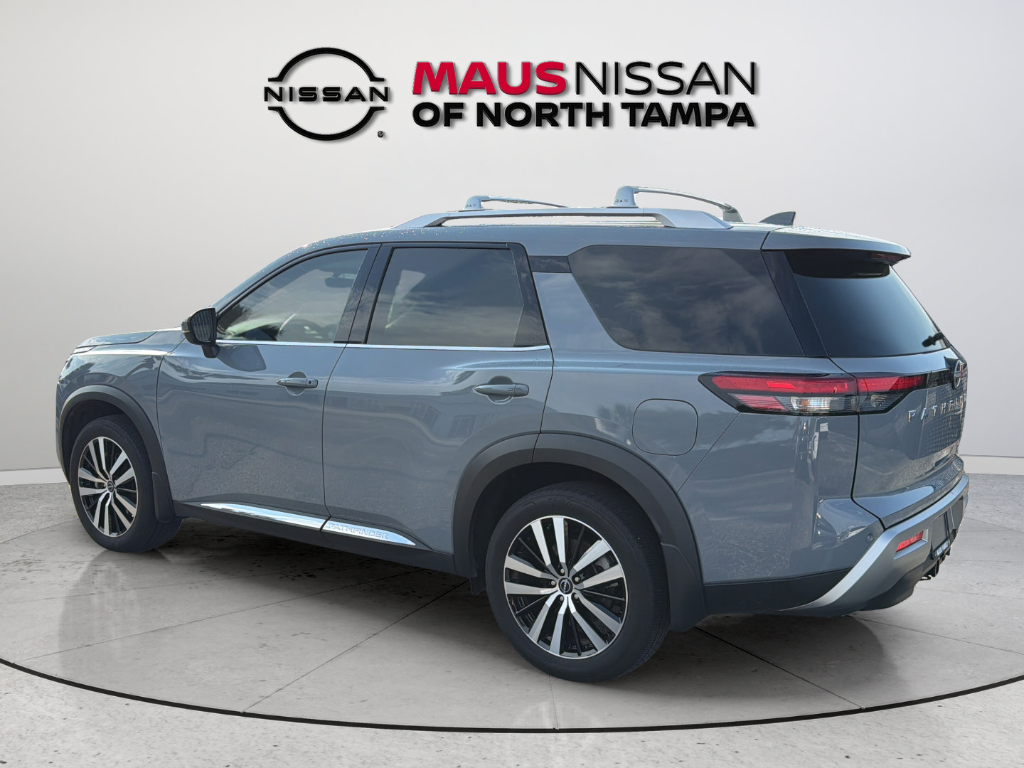 Certified 2025 Nissan Pathfinder Platinum w/ Cargo Package FWD image 7