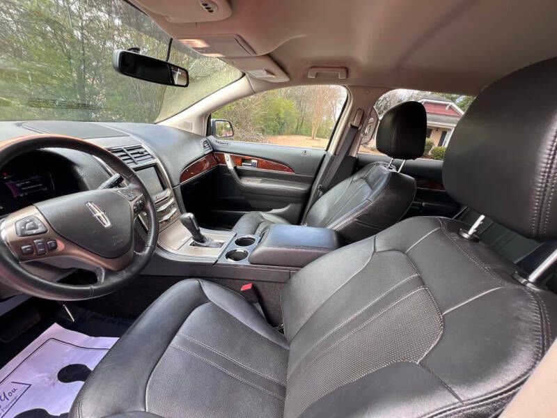 Used 2017 Lincoln MKC Reserve w/ Lincoln MKC Climate Package FWD image 11