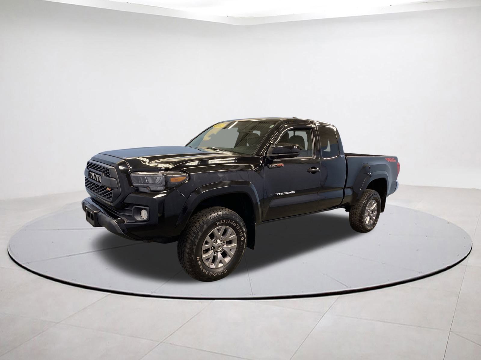 Used 2017 Toyota Tacoma 4x4 Access Cab image 3