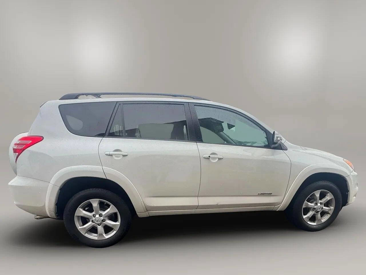 Used 2009 Toyota RAV4 Limited image 5