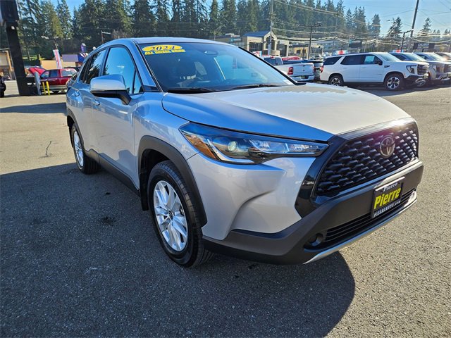 Used 2024 Toyota Corolla Cross LE image 7