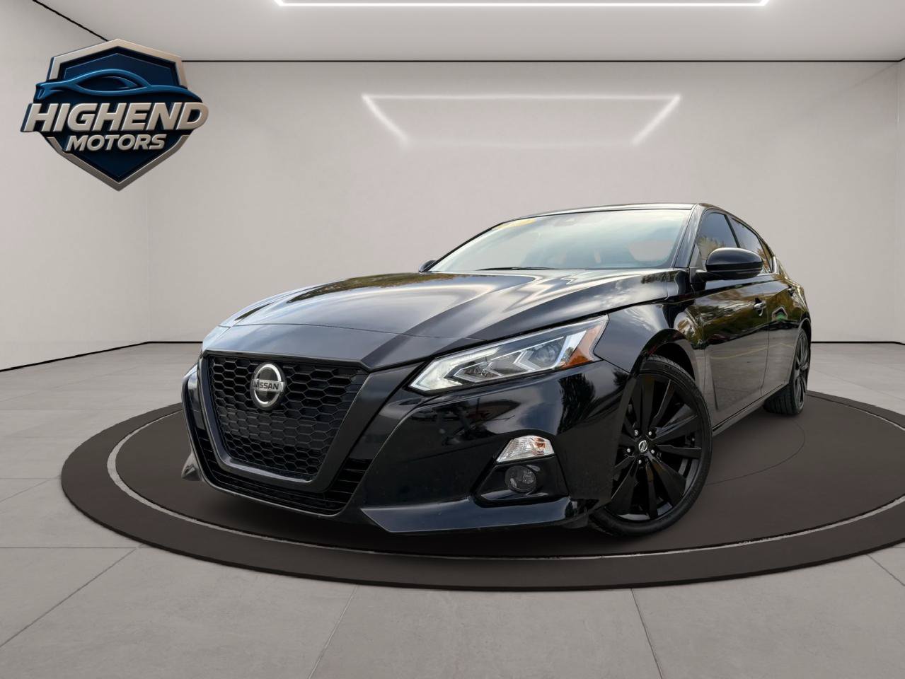 Used 2022 Nissan Altima 2.5 SR w/ Midnight Edition Package FWD image 2
