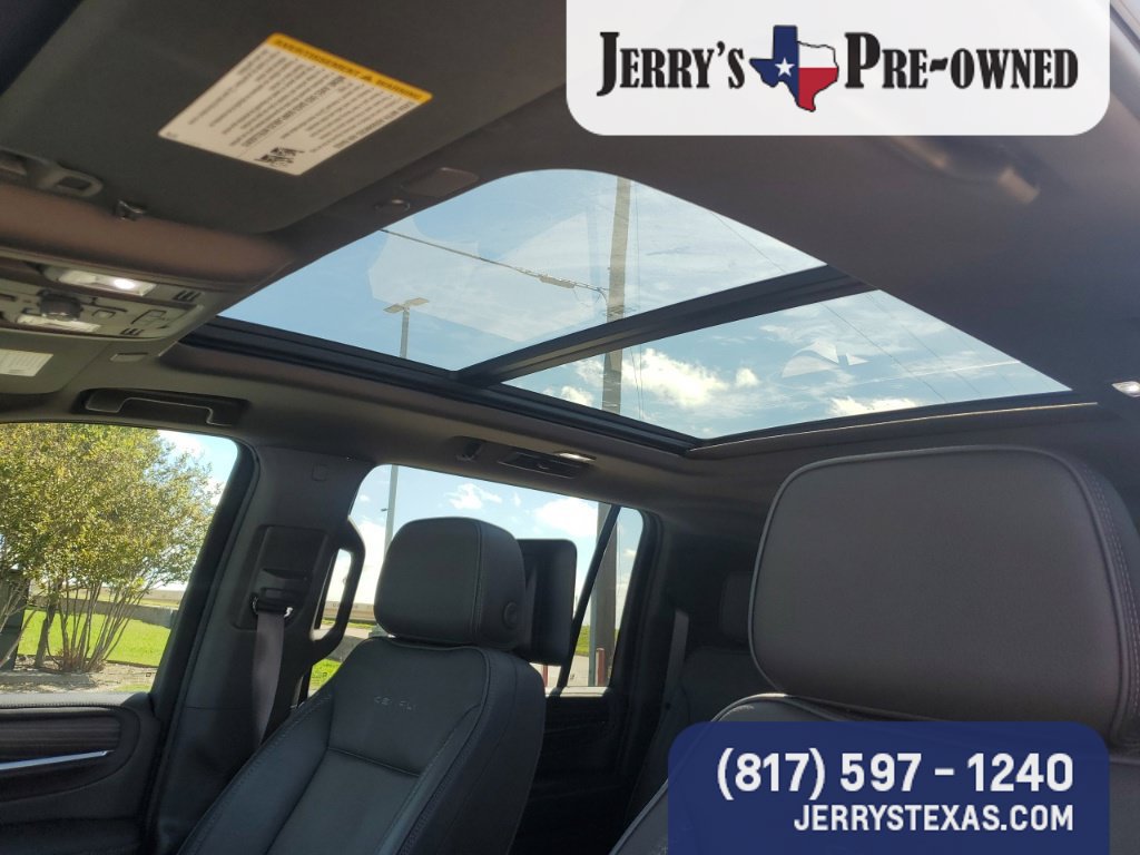 Used 2024 GMC Yukon XL Denali AWD/4WD image 13