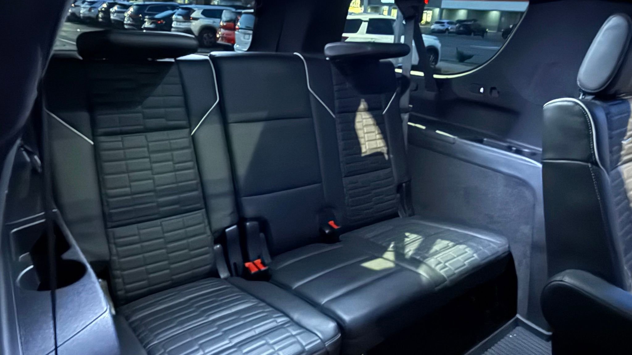 Used 2024 Cadillac Escalade ESV Premium Luxury Platinum w/ Heavy-Duty Trailer Package image 20