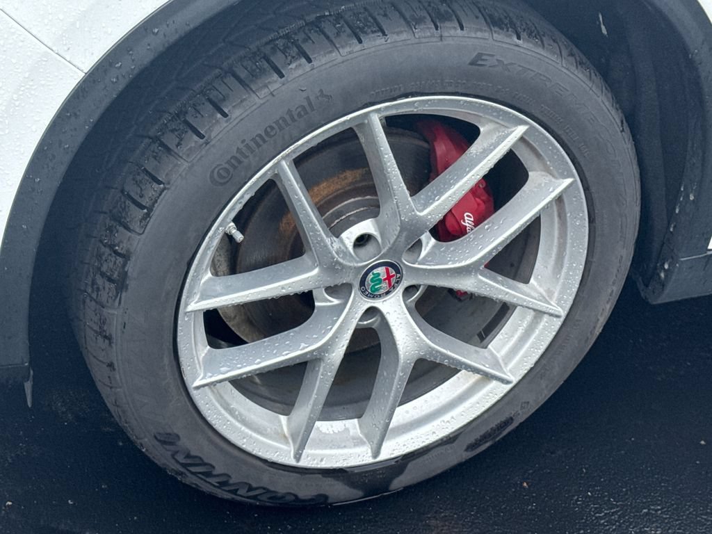 Used 2019 Alfa Romeo Stelvio AWD w/ Cold Weather Package image 9