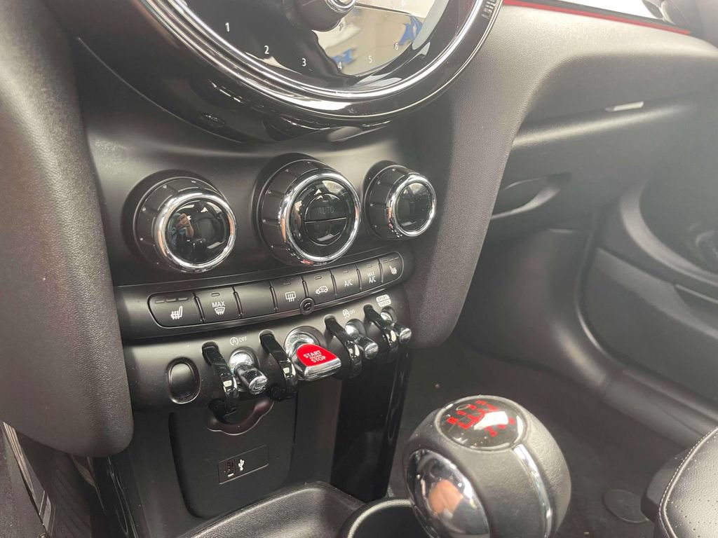 Used 2024 MINI Cooper John Cooper Works w/ Signature Upholstery Package FWD image 28