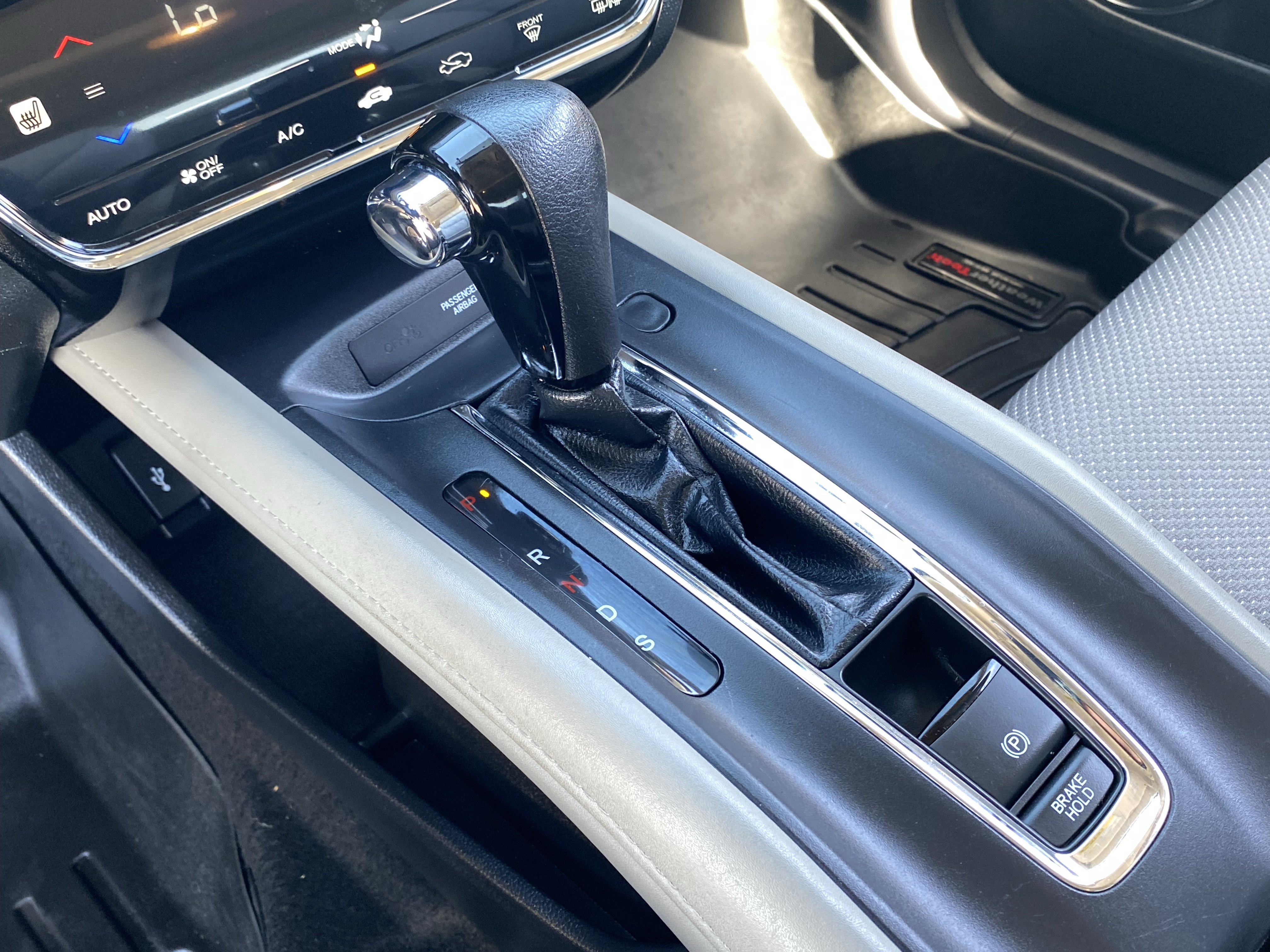 Used 2018 Honda HR-V EX image 26