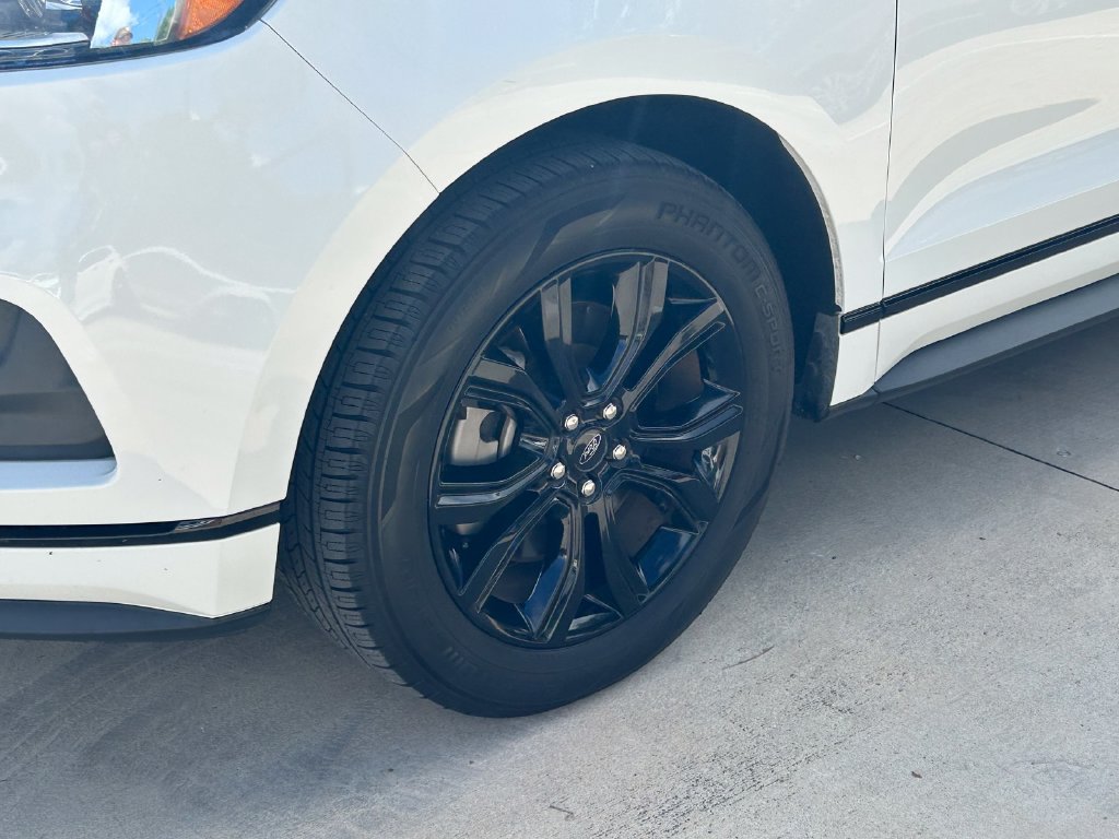 Used 2022 Ford Edge SE w/ Black Appearance Package AWD/4WD image 9