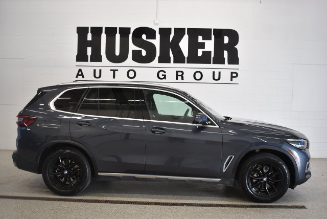 Used 2021 BMW X5 xDrive40i w/ Premium Package AWD/4WD image 2