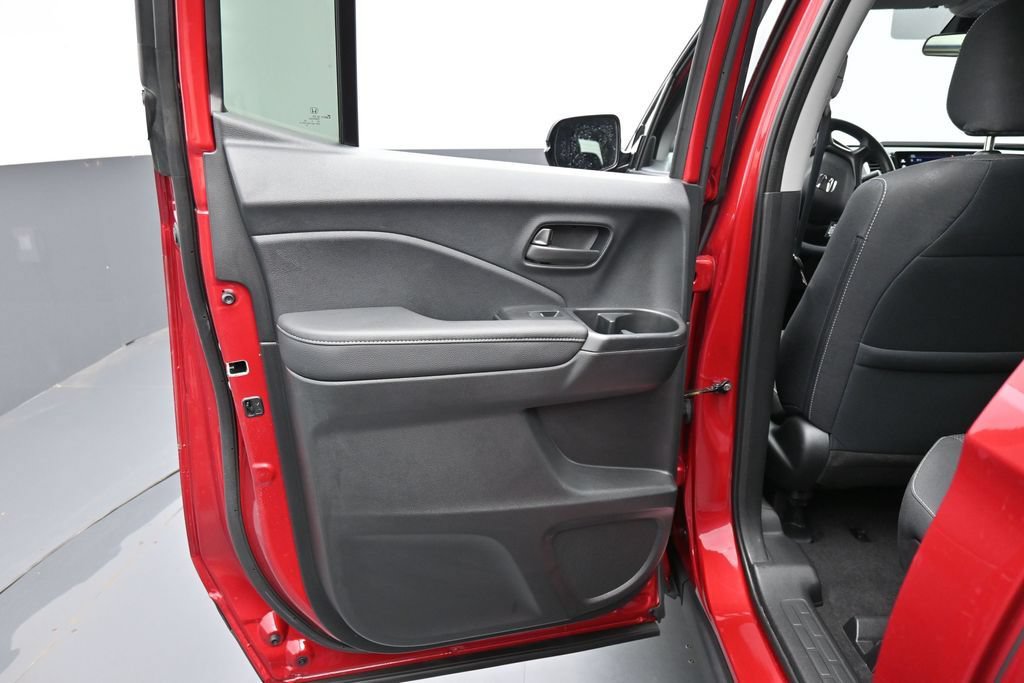 Used 2025 Honda Ridgeline Sport image 24
