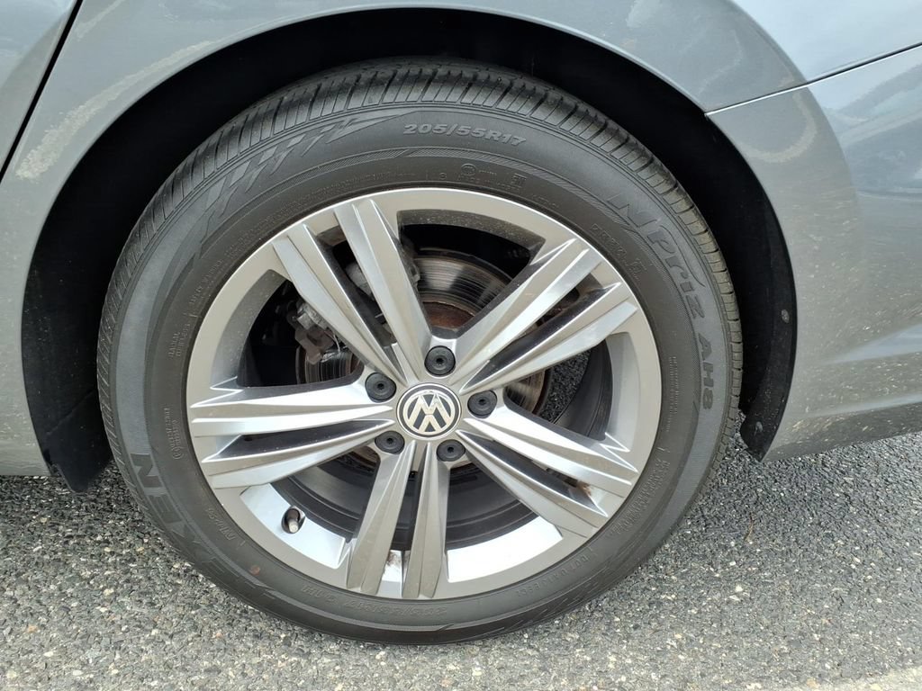 Used 2021 Volkswagen Jetta R-Line w/ R-Line Cold Weather Package FWD image 18