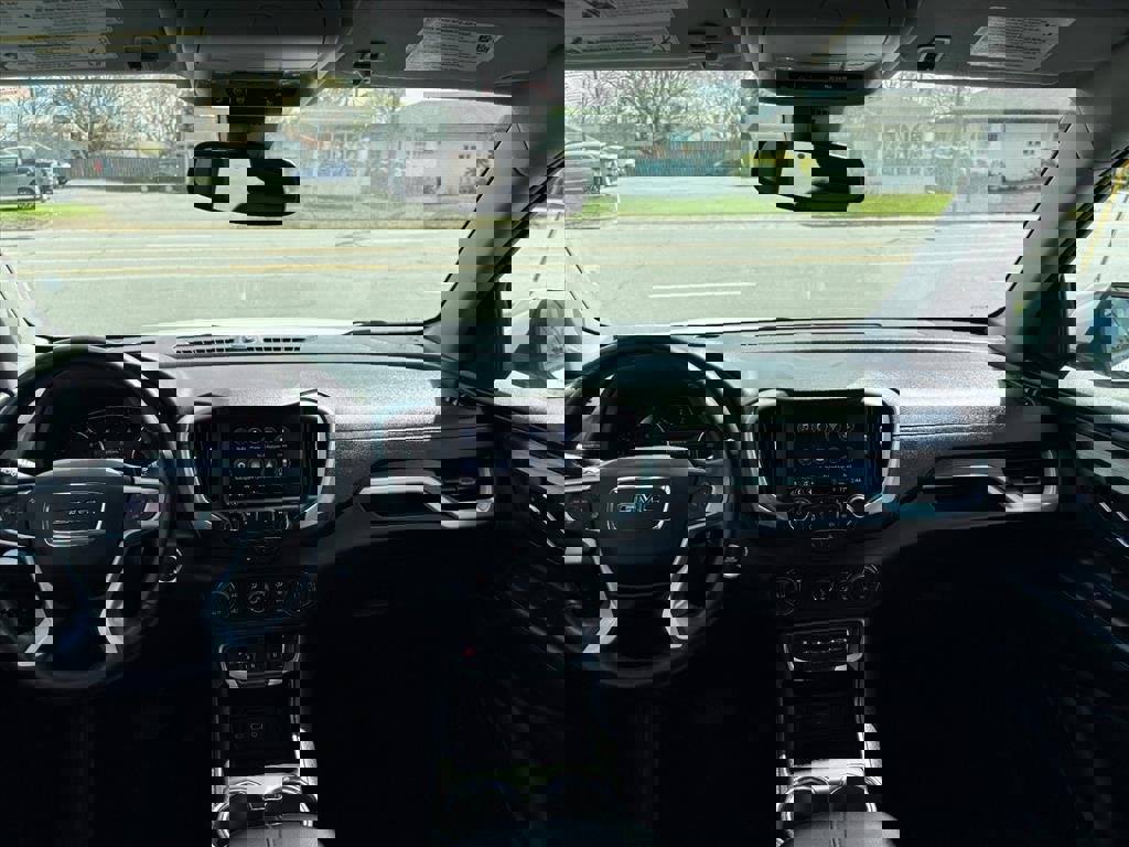 Used 2023 GMC Terrain SLT image 6