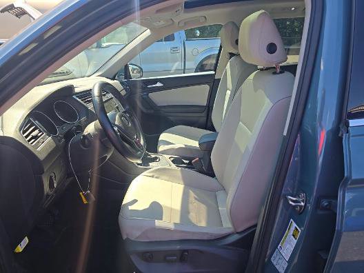 Used 2019 Volkswagen Tiguan SE w/ Panoramic Sunroof Package FWD image 6