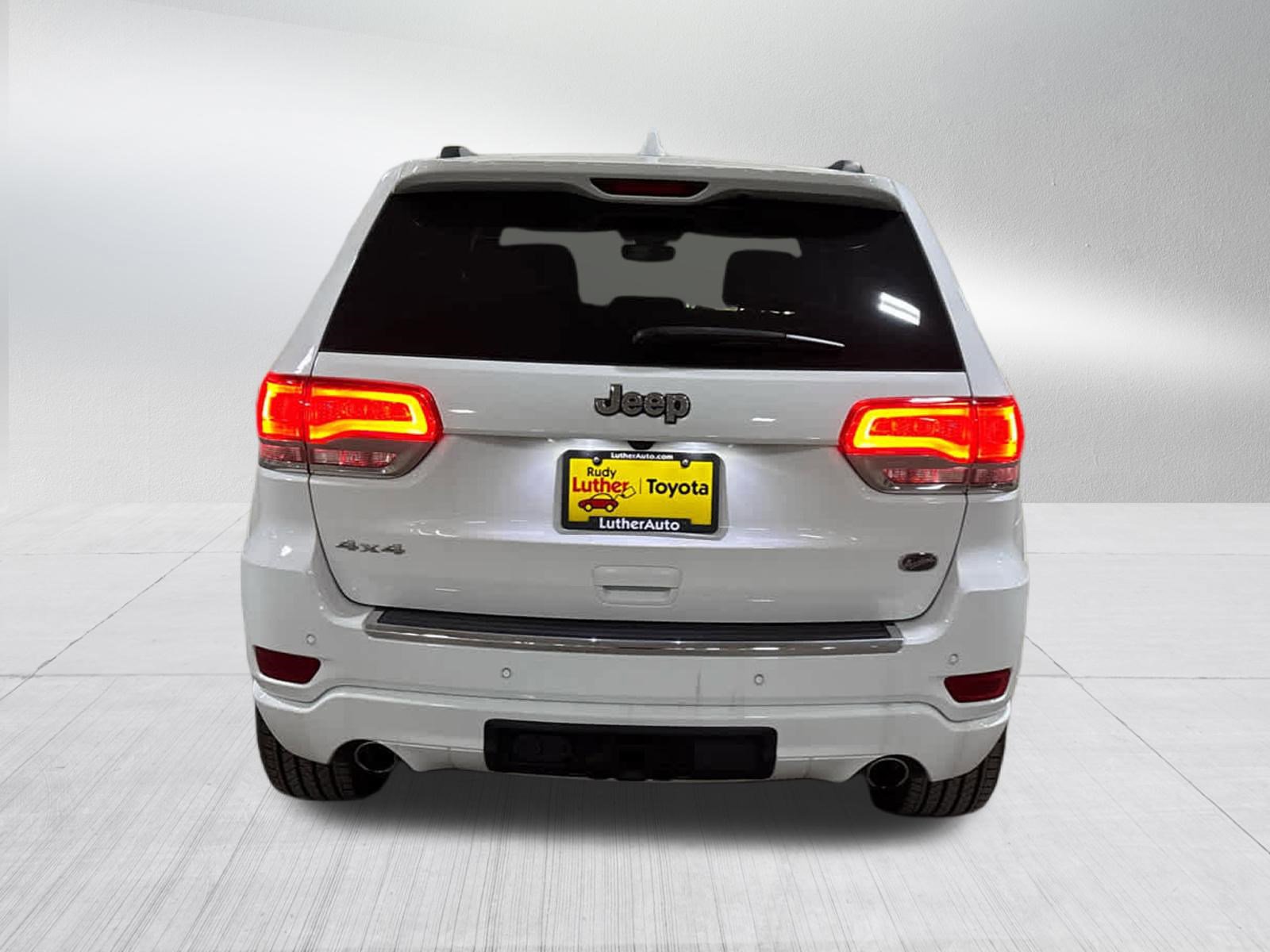 Used 2019 Jeep Grand Cherokee Overland AWD/4WD image 11
