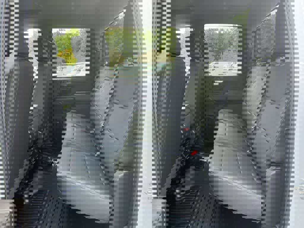 New 2024 GMC Sierra 2500 Pro w/ Convenience Package image 21