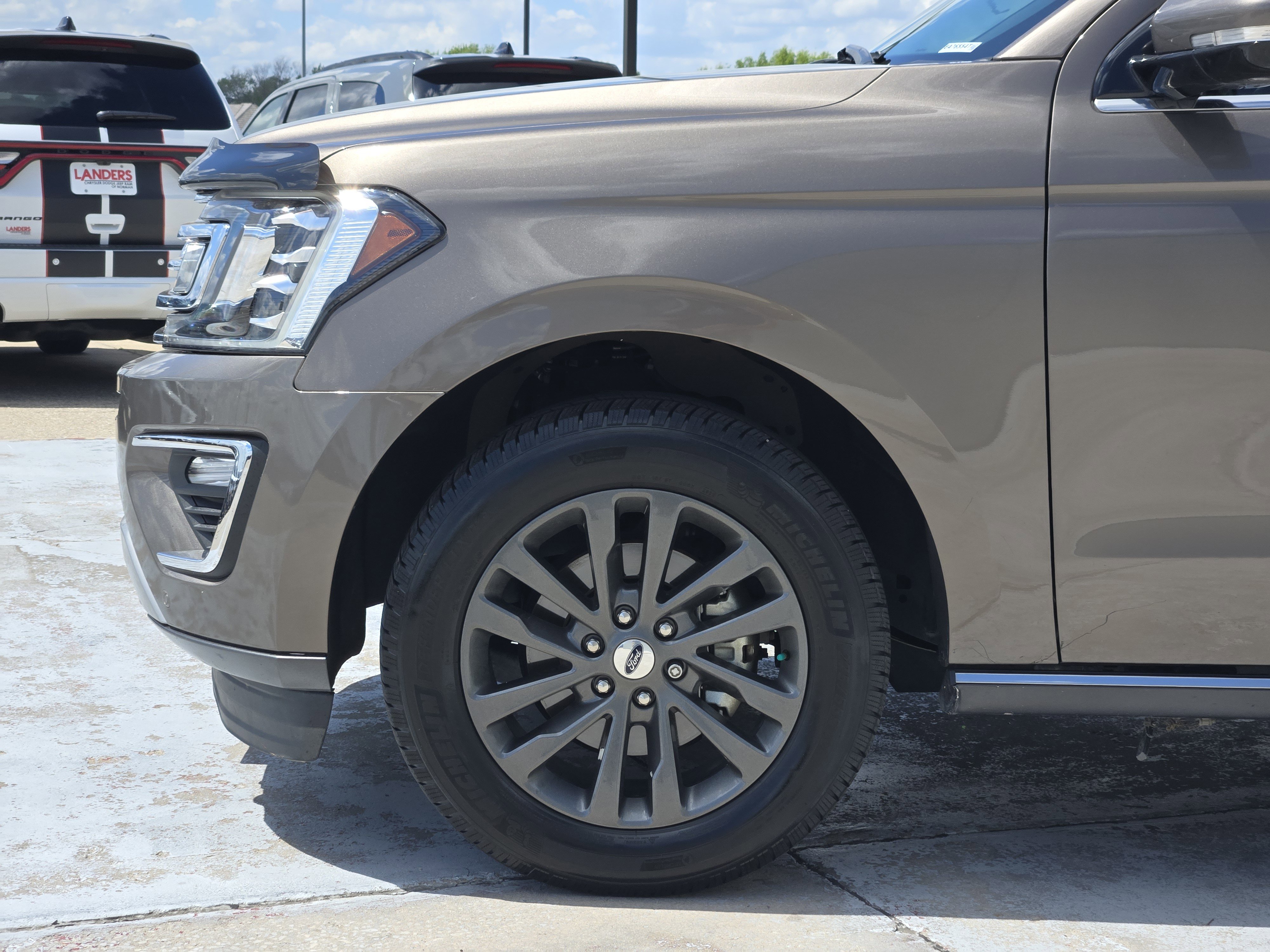 Used 2019 Ford Expedition Limited AWD/4WD image 8