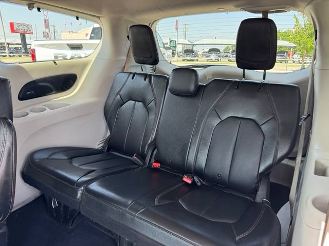 Used 2020 Chrysler Pacifica Touring-L Plus FWD image 13