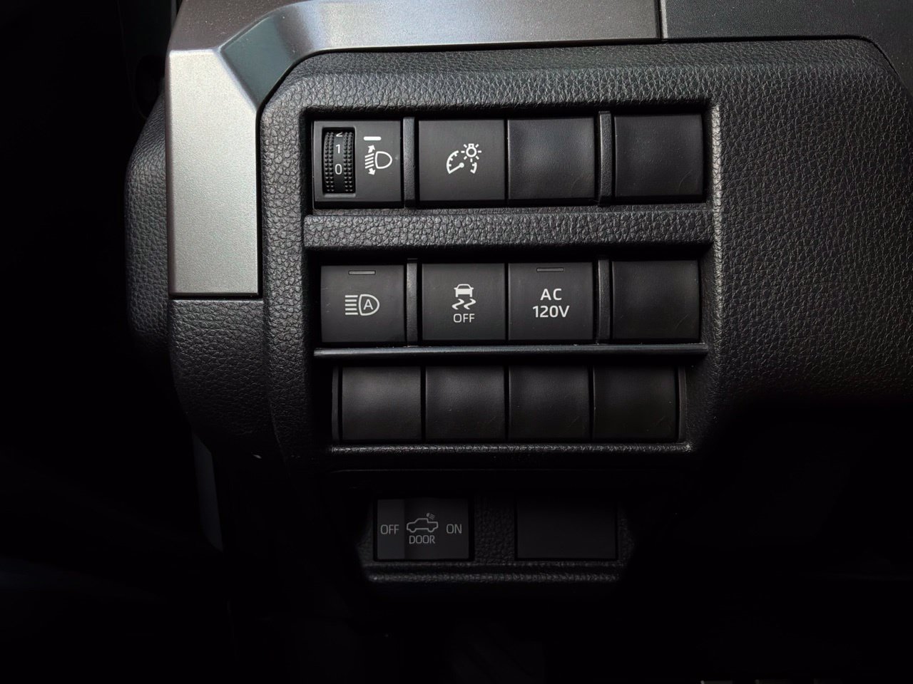 Used 2024 Toyota Tacoma TRD Sport w/ TRD Sport Upgrade Package RWD image 25