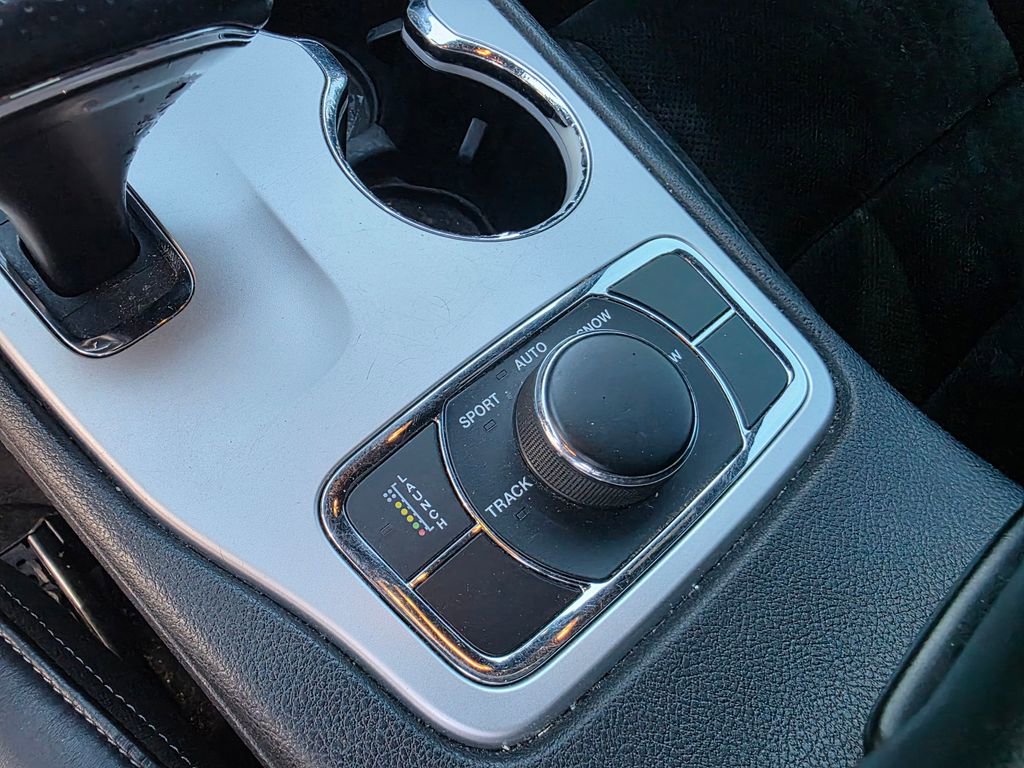 Used 2014 Jeep Grand Cherokee SRT8 w/ Luxury Group II AWD/4WD image 16