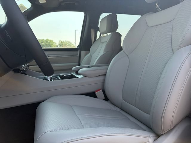 New 2026 Jeep Grand Wagoneer 4WD w/ Premium Group I image 17