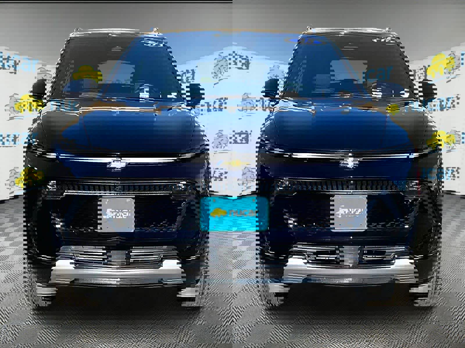 Used 2025 Chevrolet Equinox EV LT w/ Convenience Package image 2